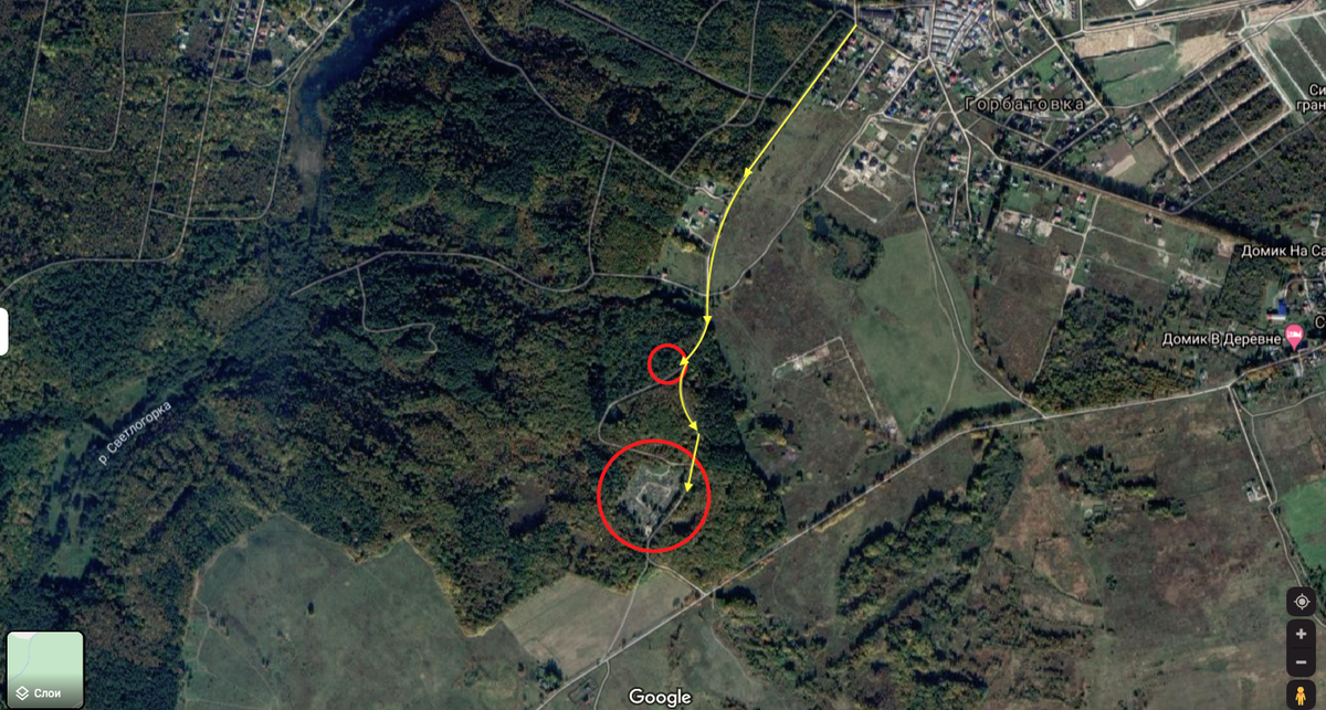 Второе кладбище и свалка по картам, относятся к Зеленоградскому ГО. Желтыми стрелками отмечено катастрофическое состояние дороги. 