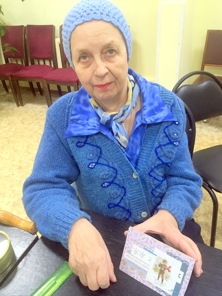 Занятия для пожилых людей 76+ по проекту "Здоровьесберегающие технологии для людей переживших военное время" фонда "Звездный порт". Поддержка программы "Место встречи - диалог". 