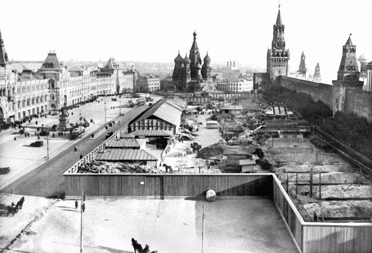 Мавзолей в.и Ленина на красной площади в Москве