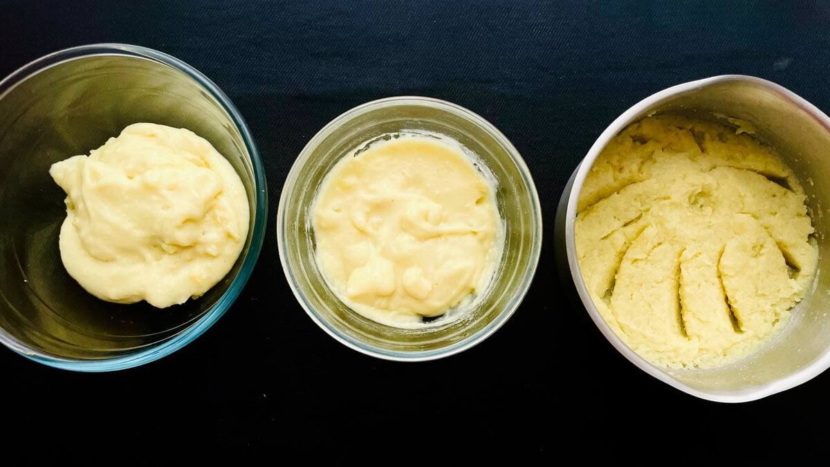 Слева направо: картошка после измельчителя, погружного блендера, картофелемялки