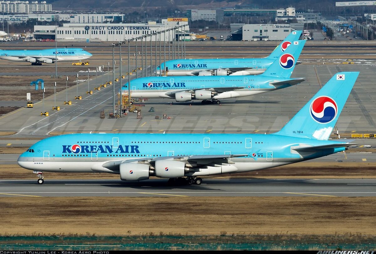 Улететь в сеул. Боинг 747 korean Airlines. А380 Кореан Эйр. Airbus a380 korean Air. Ливрея Кореан Эйр.