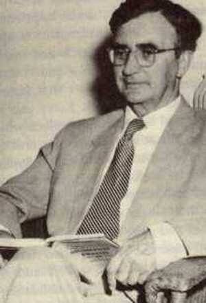 Джордж Уильям Хамфри  (17 июля 1889 – 24 апреля 1966). Фото с сайта https://www.queensu.ca/encyclopedia/h/humphrey-george-1889-1966