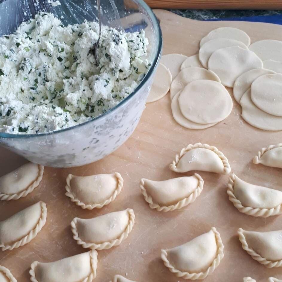 Вареники с творогом и зеленью