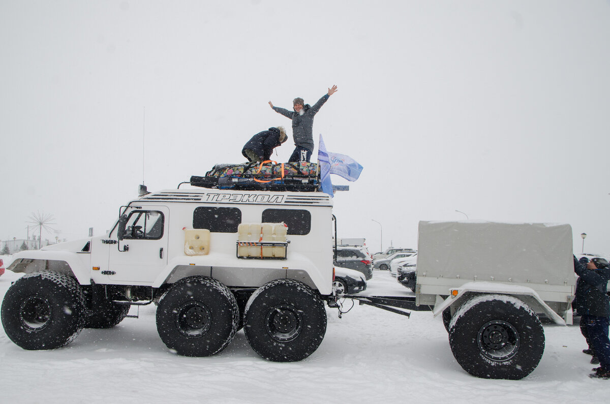 Такие машинки гоняют по тундре