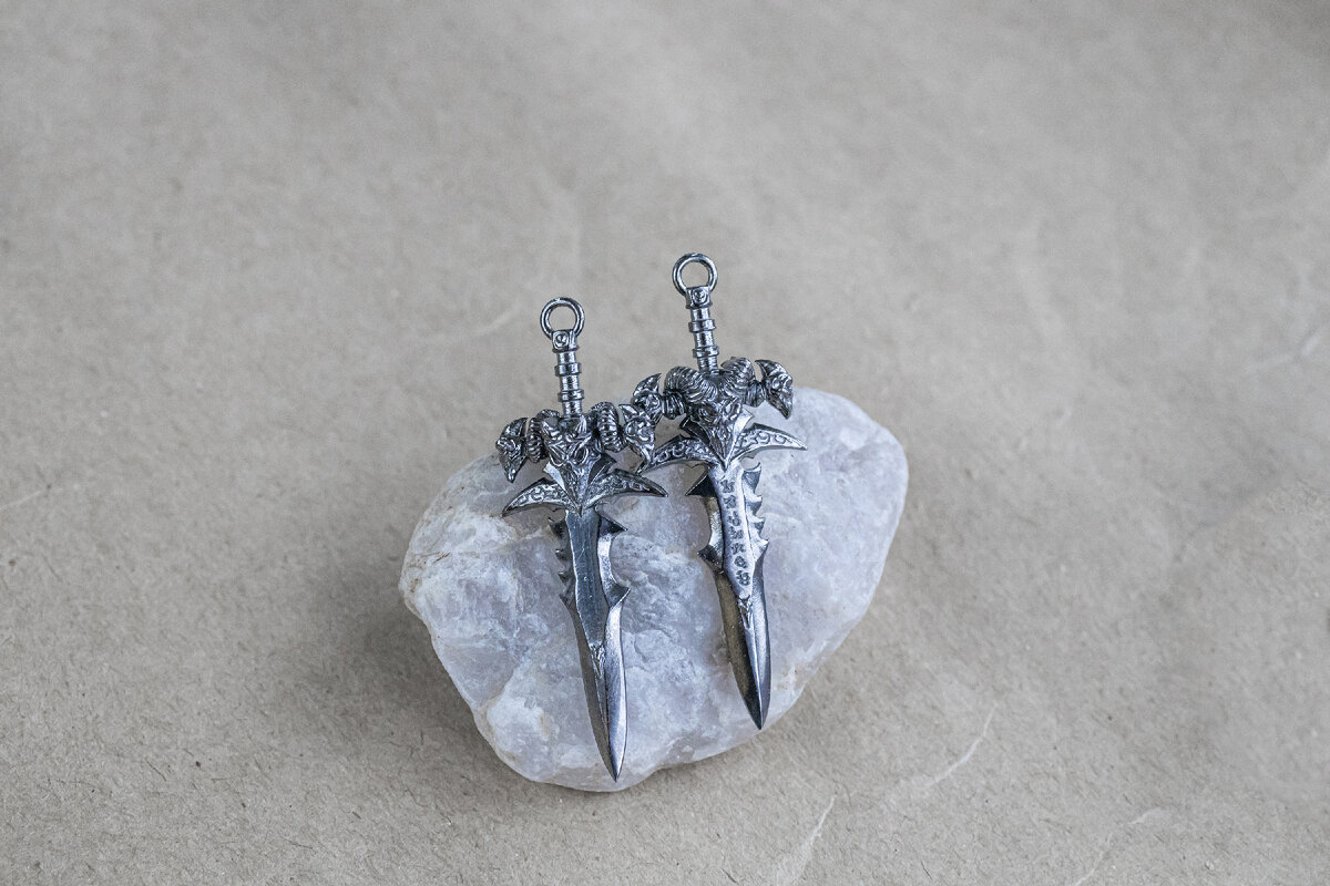 Мечи FrostMourne из серебра для серьги и кулона