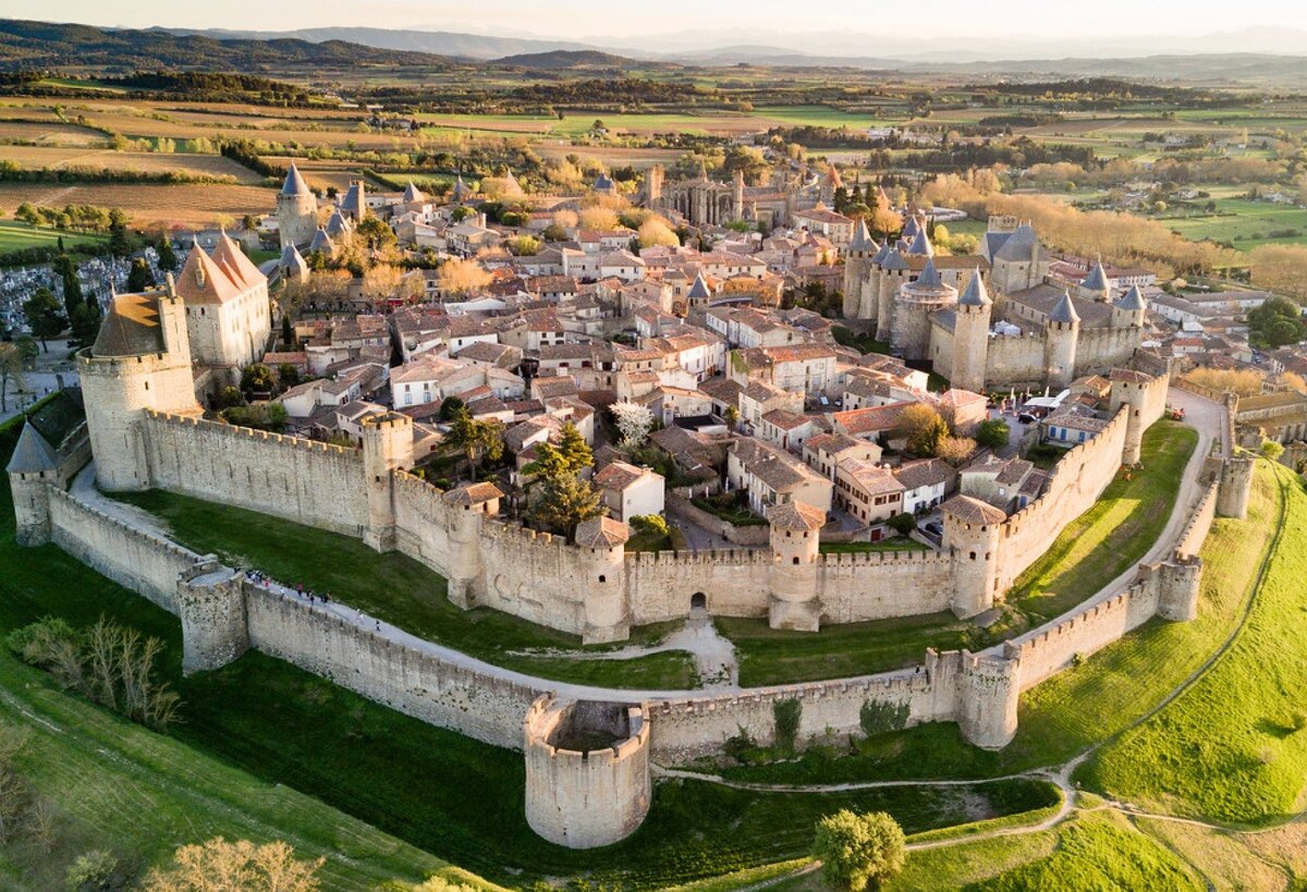 Каркассон - замок во Франции.