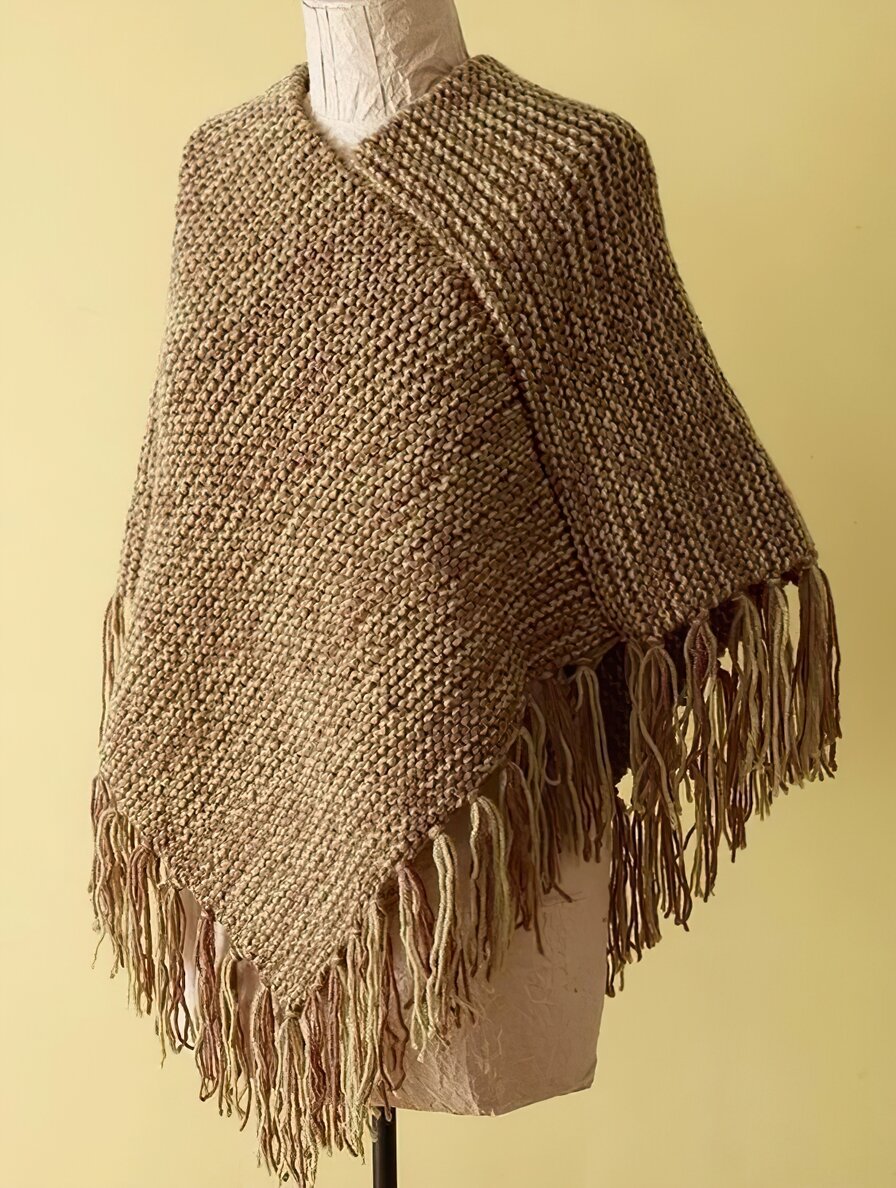 Пончо - классическая верхняя одежда в Латинской Америки