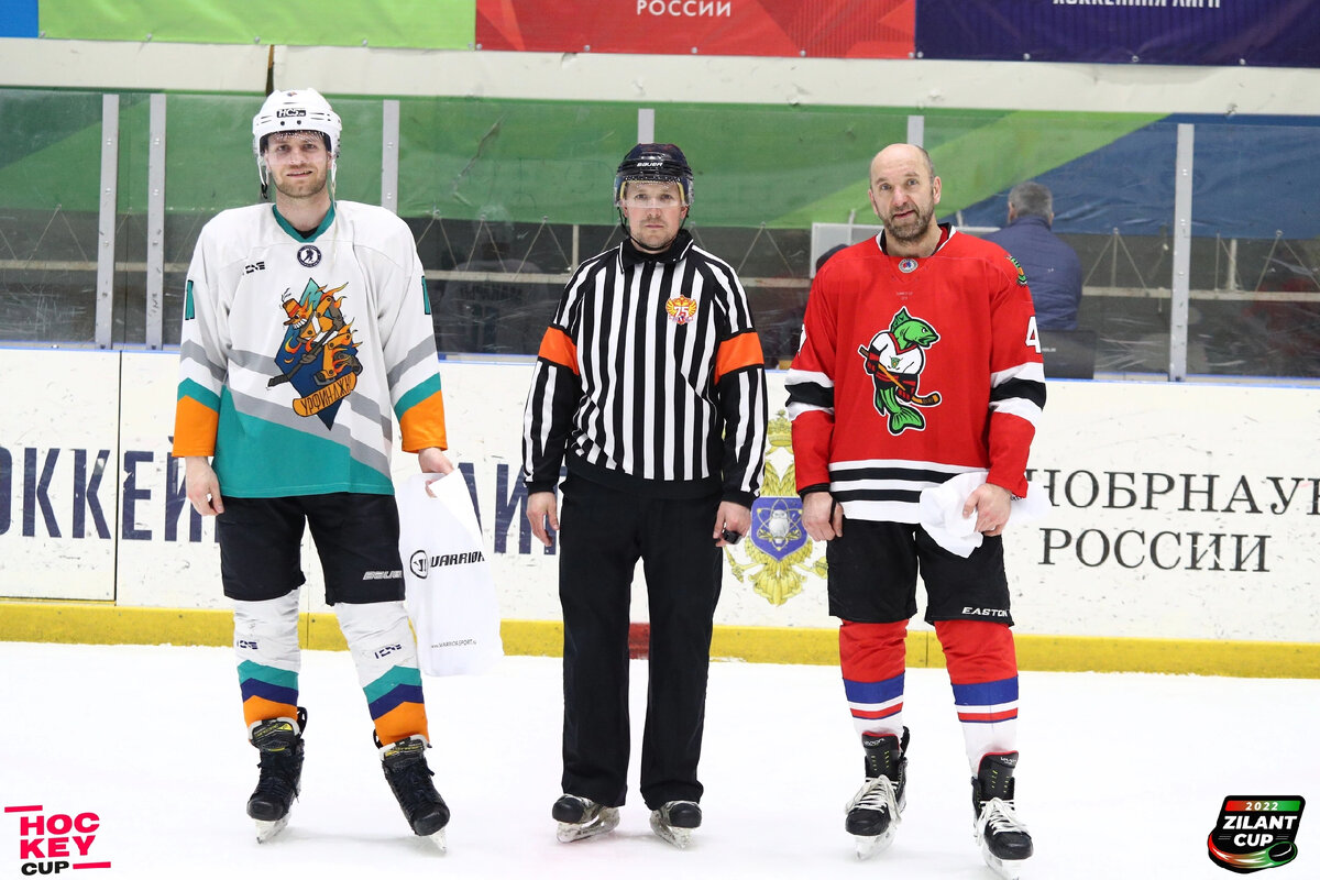 Урфин Джюс 3:1 Карпы. Лучшие игроки своих команд: Артем Макарьев (победный гол) и Константин Иост