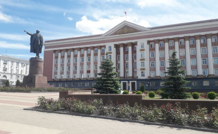    Для курских больниц купят 17 новых автомобилей