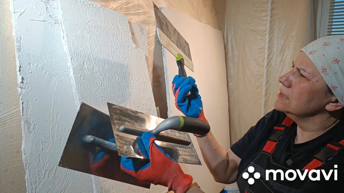 Для работы выбираем гладилку штукатурную , 27*13см, с толщиной подошвы 0,7мм