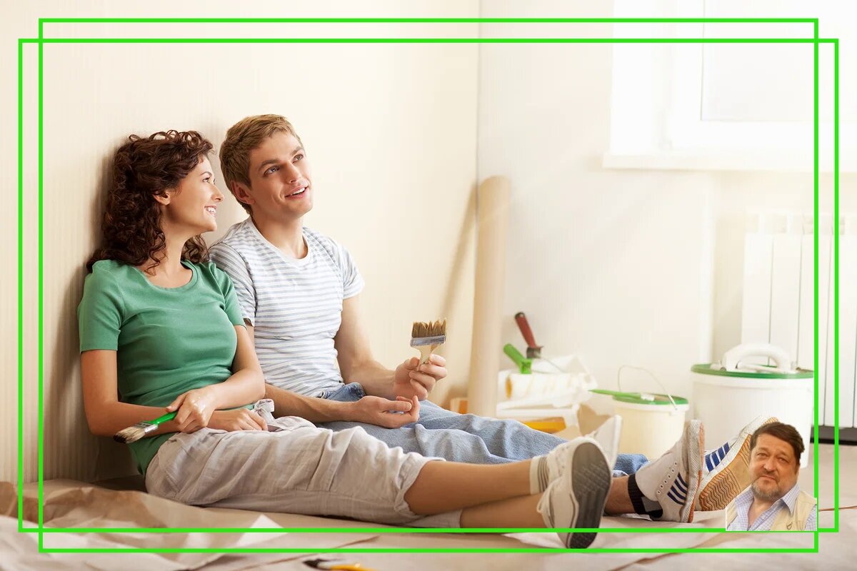 Счастливая семья в новой квартире. Источник фото: https://clck.ru/rbEZu