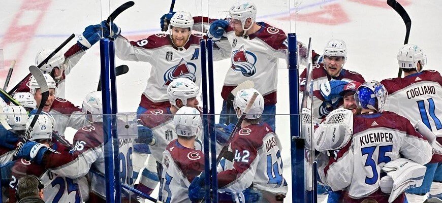 Игроки хоккейного клуба «Колорадо Эвеланш» nhl.com