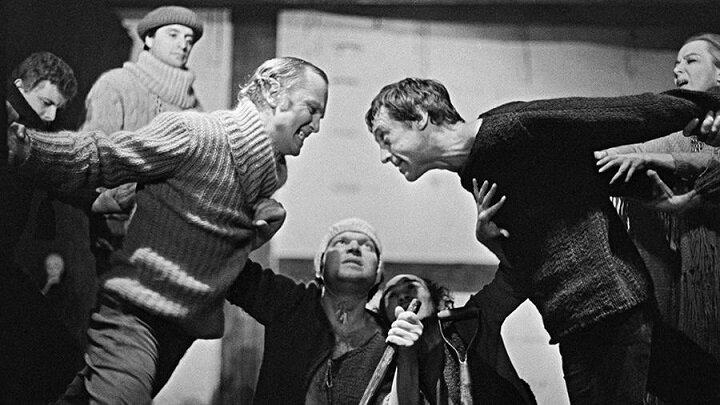 "Гамлет". Гамлет - В.Высоцкий. Фото - А. Гаранин (1912-1990). РИАНовости. В свободном доступе: яндекс-картинки.