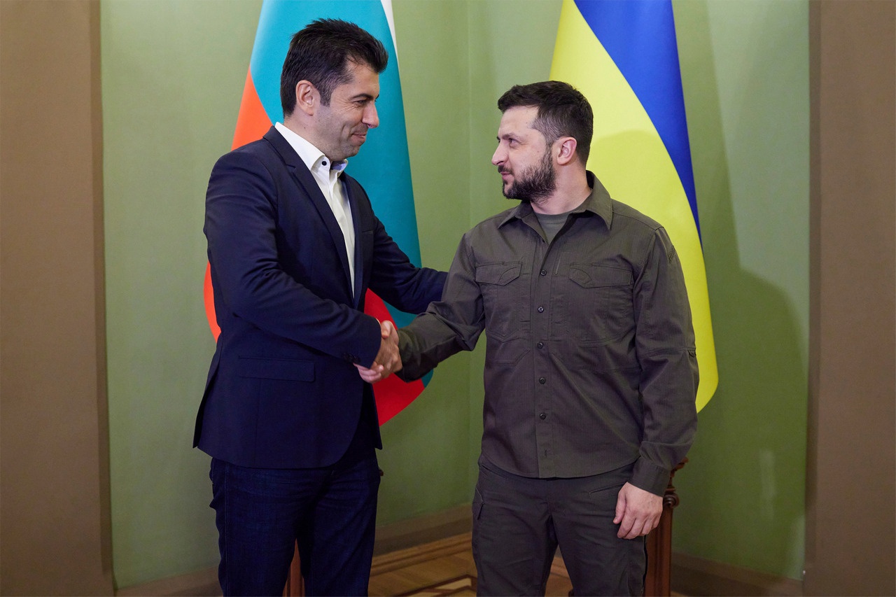 Делегация японского парламента на Тайване/Грани имитации большой политики3