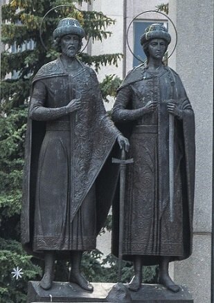 Памятник святым Борису и Глебу в Вышгороде работы Сергея Венцеславского (изображение из открытых источников)