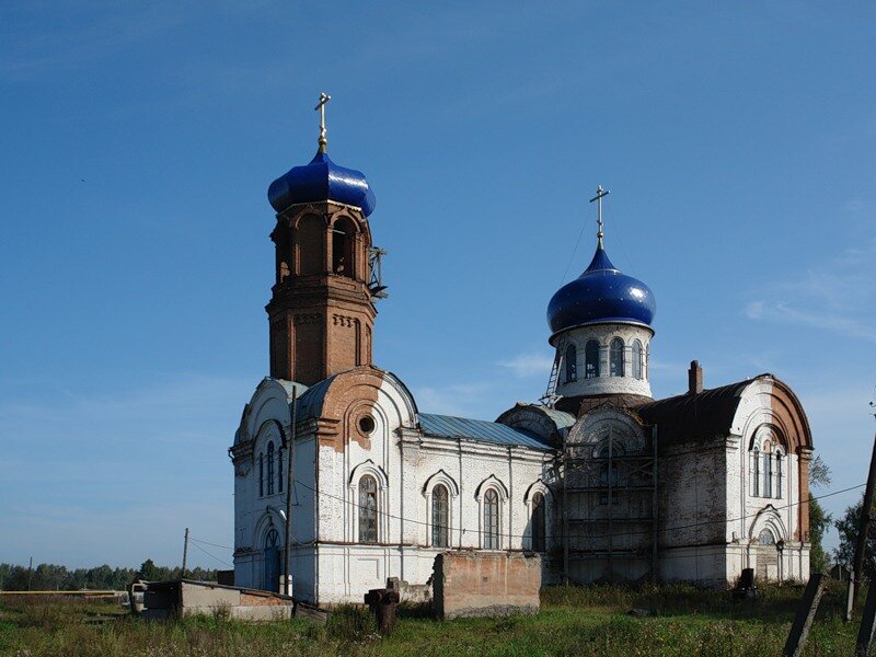 Церковь во имя Покрова Пресвятой Богородицы в с. Покровском (фото неизв. автора / фрагмент ориг. изображения) (https://tagileparhiya.ru/wp-content/uploads/2019/05/pokrovskoe.jpg)