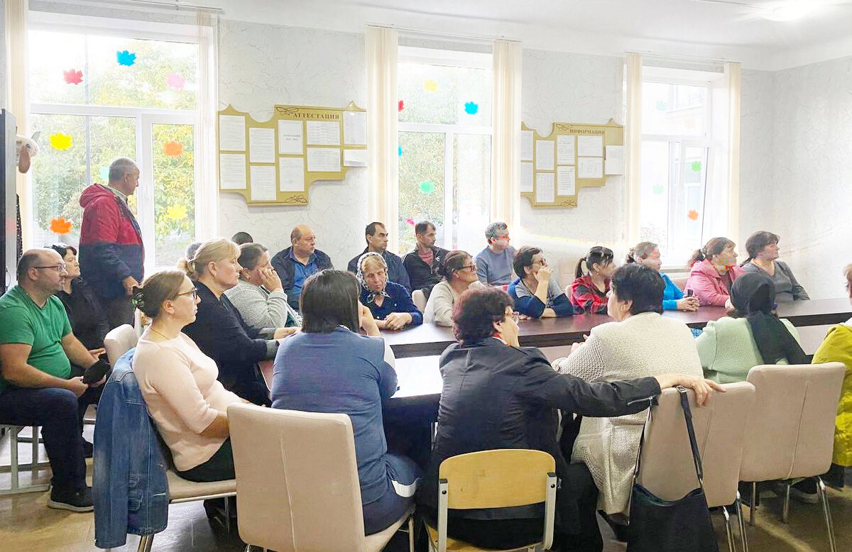 Картинка концерт народного отделения. 9 мая ансамбль народной песни. Филиал народного. Концерт учащихся народного отделения название. Северо-кавказский институт-филиал ранхигс.