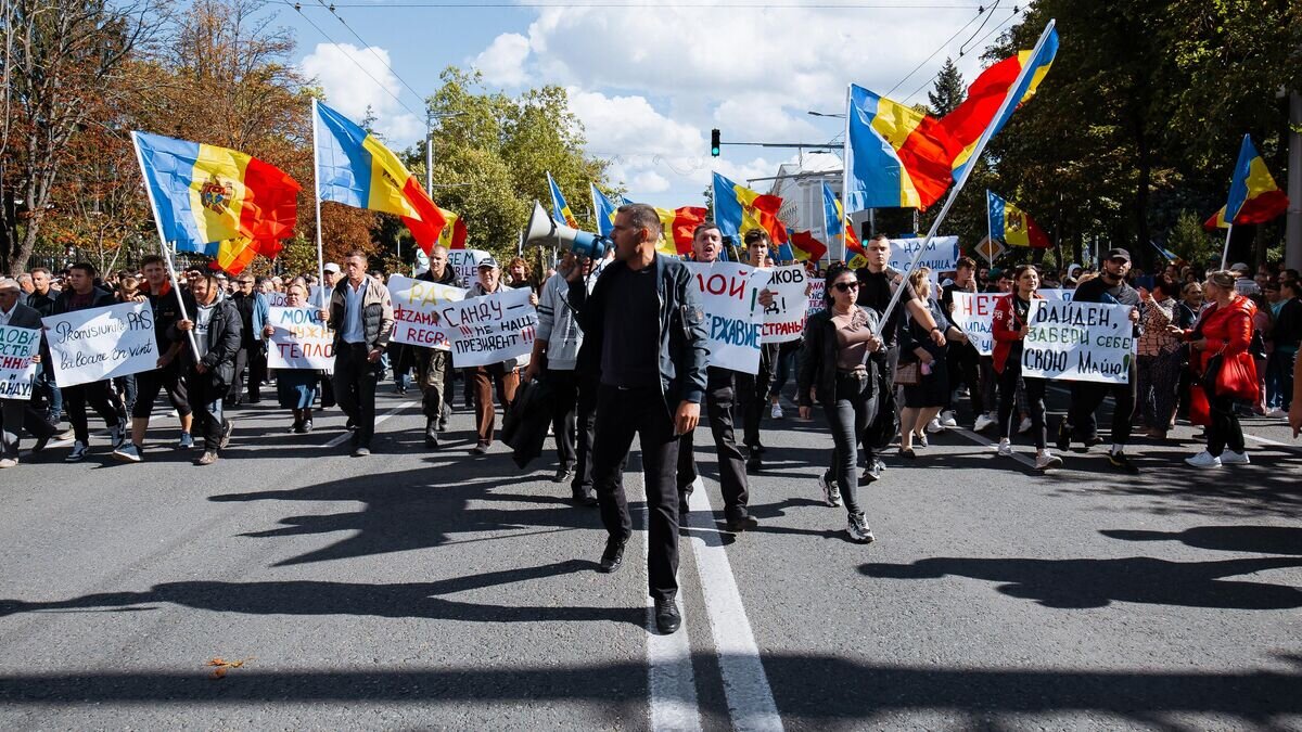    Участники акции протеста оппозиции в Кишиневе© Sputnik / Дмитрий Осматеско