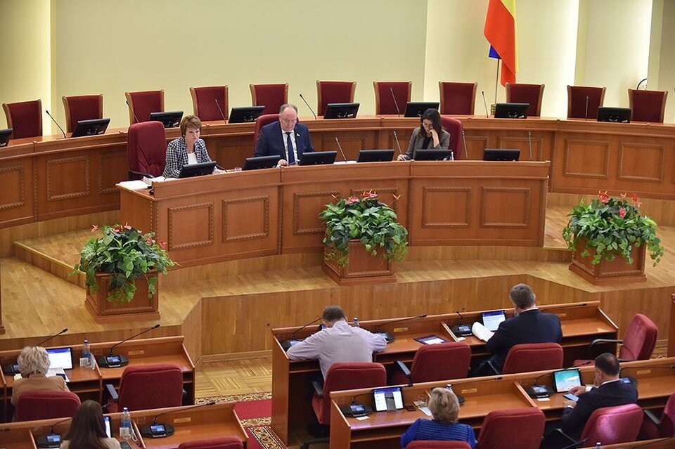     В Ростовской области доходная часть бюджета возросла на 16%.  Правительство РО