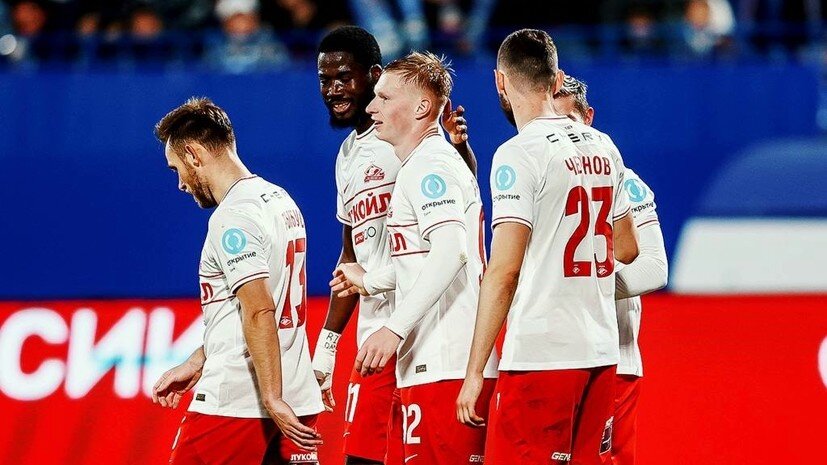     Футболисты «Спартака» в матче Кубка России с «Факелом»  Официальный Telegram-канал Fonbet Кубка России