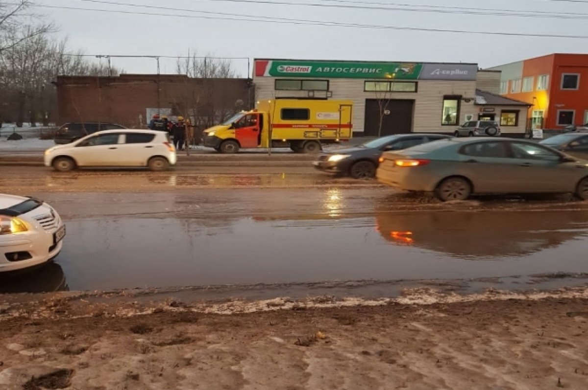    Когда ликвидируют утечку станет известно после откачки воды и определения характера повреждений.