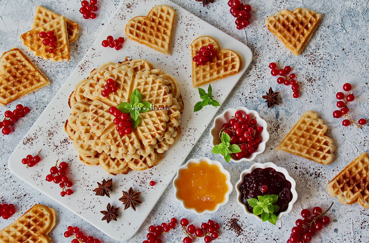 вафельное печенье. вафли сердечки. печеньки вафельки в форме. печенье вафельное сердечко. венские вафли на кефире.