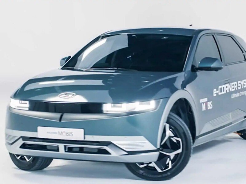    Система Hyundai e-Corner решает проблемы с параллельной парковкой