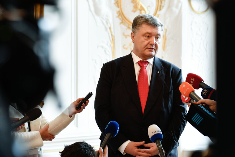    О формате мероприятия Петр Порошенко сообщил в эфире американского телеканала