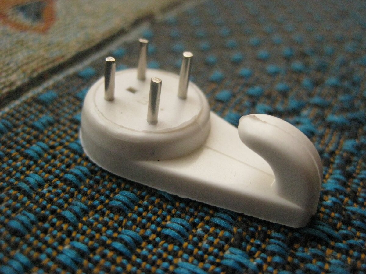 Крючок для подвеса картин