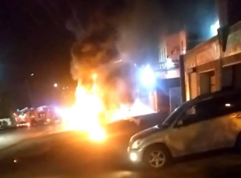    Взрыв из-за ДТП: В Орске на улице Новосибирской из-за столкновения взорвалась Газель (фото и видео)