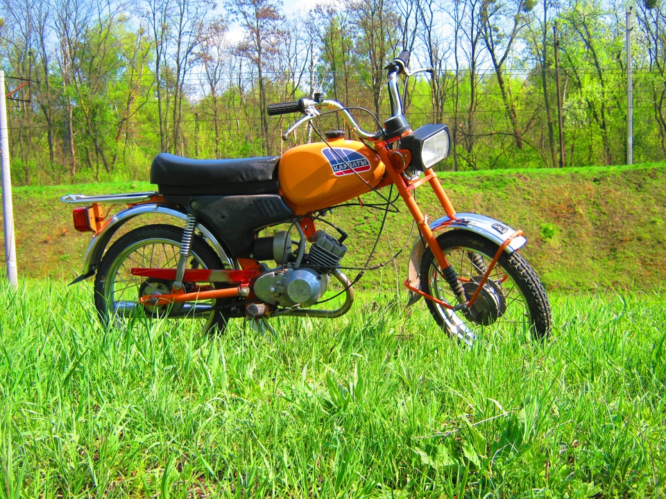 Мопед карпаты 2 люкс. Мокик карпаты 2. Мопед карпаты 2 спорт. Карпаты карпаты 2 мопед. Мокик 2.