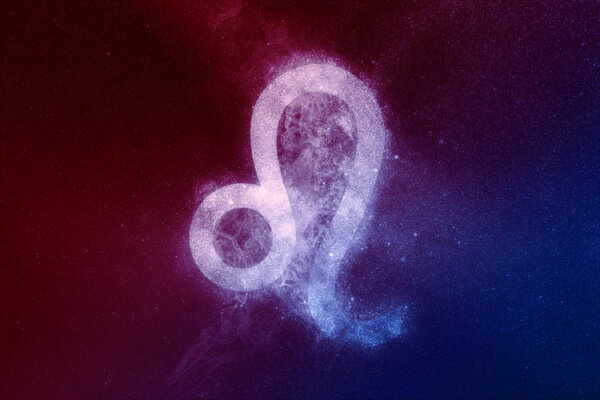 Люди, рождённые под знаком зодиака Лев, в 2023 году будут чувствовать неудержимое желание флиртовать. Причём игра в пределах разумного на стороне только улучшит и разнообразит сексуальную жизнь с партнёром. Фото © Shutterstock