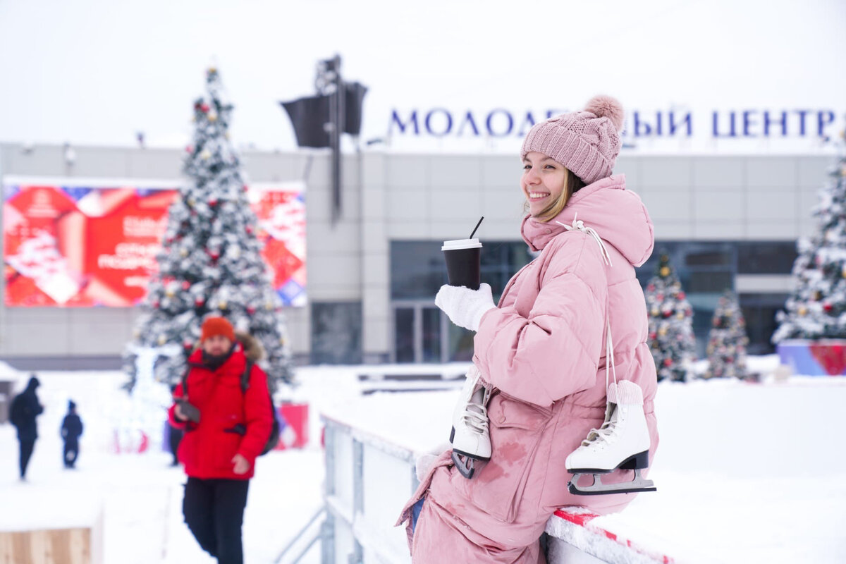 Каток домодедово. Каток в городе. Последние дни работы катка. Каток закончил работу.