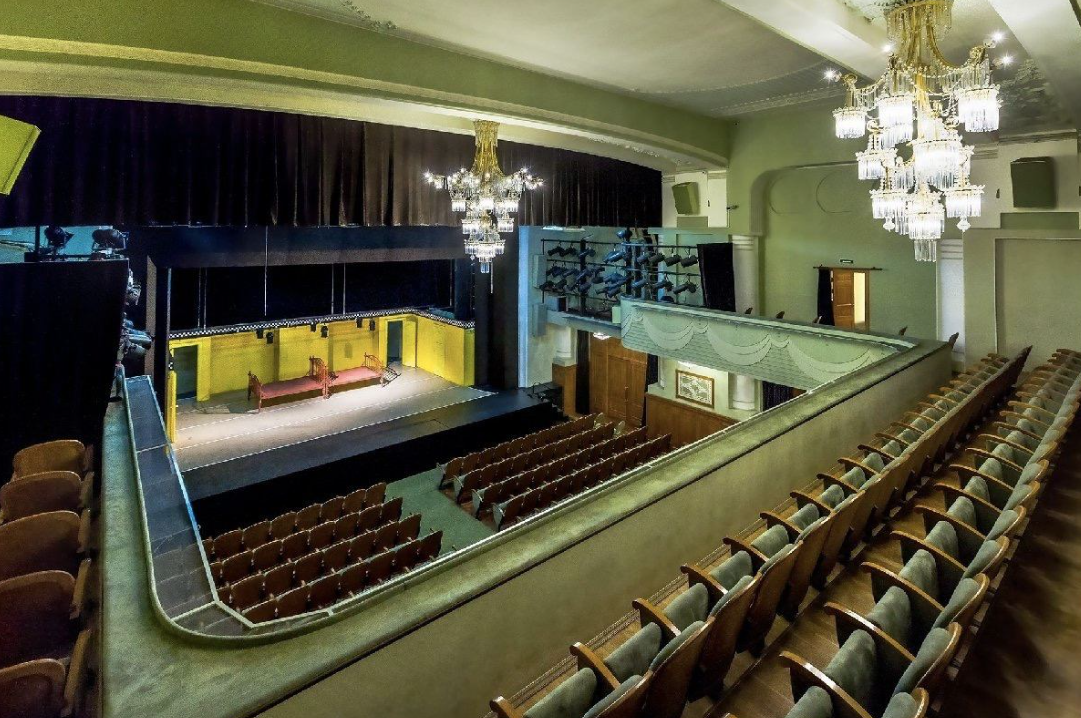 ​Сотрудник зала в Театр Комедии им. Акимова