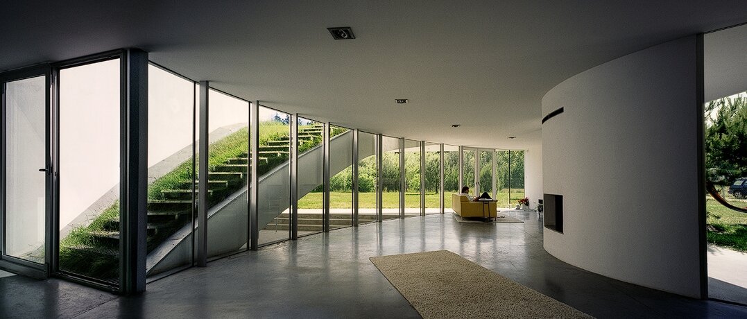 Outrial House, Польша