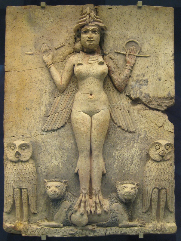 Кто смотрел или читал "Американских богов" уже немного в курсе, что слово "Easter" - это как бы, возможно, богиня Иштар, Астарта.

Познакомьтесь с Курочкой Рябой на стероидах.