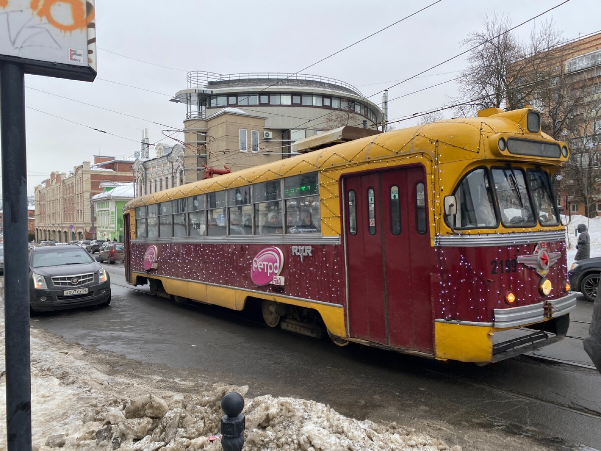 Фото автора. По городу ездит ретро-трамвайчик, поднимает настроение 