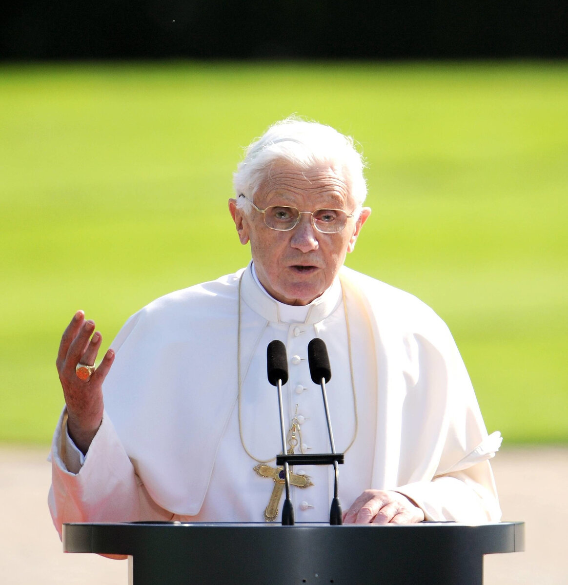    Папа Римский Бенедикт XVI