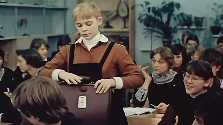 Кадр из фильма «Всё наоборот» (1981). Скриншот.