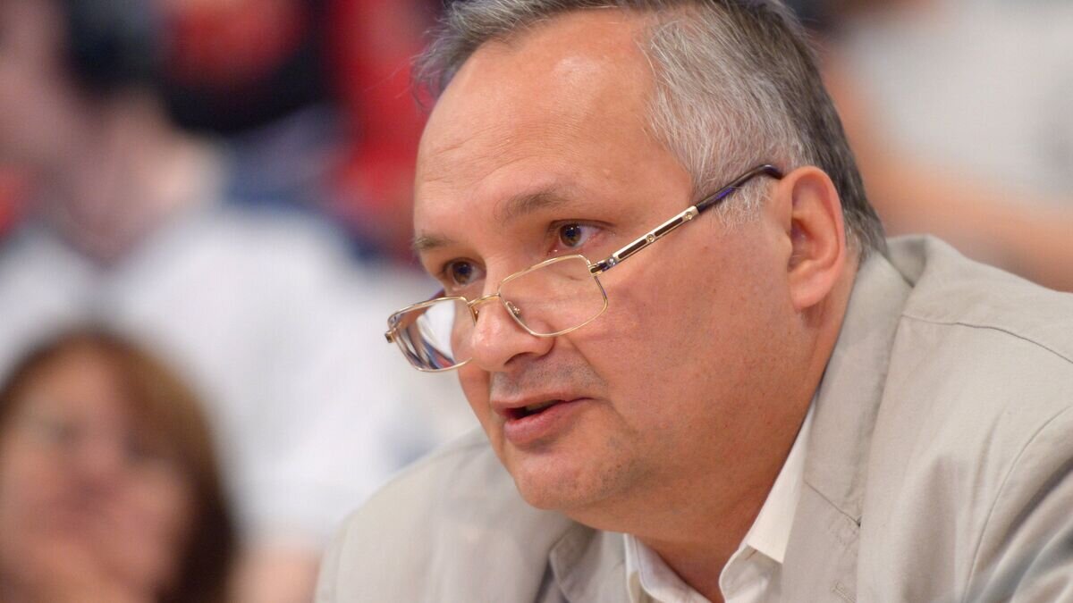    Доцент факультета мировой экономики и мировой политики НИУ ВШЭ Андрей Суздальцев© РИА Новости / Владимир Трефилов