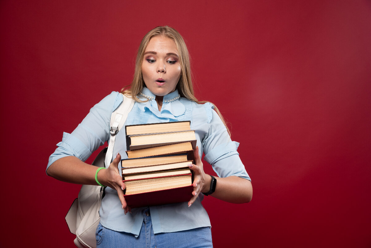 Student blonde. Блондинка студент.