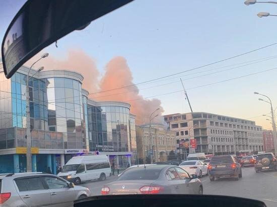     В центре Астрахани горит жилой дом / Редакция «МК в Астрахани»