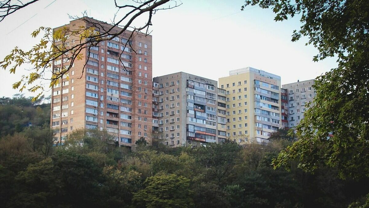     Средняя площадь квартир в новостройках Москвы сократилась в четвертом квартале 2022 года с 55 до 47 квадратных метров (на 15%) по сравнению с цифрами прошлого года.