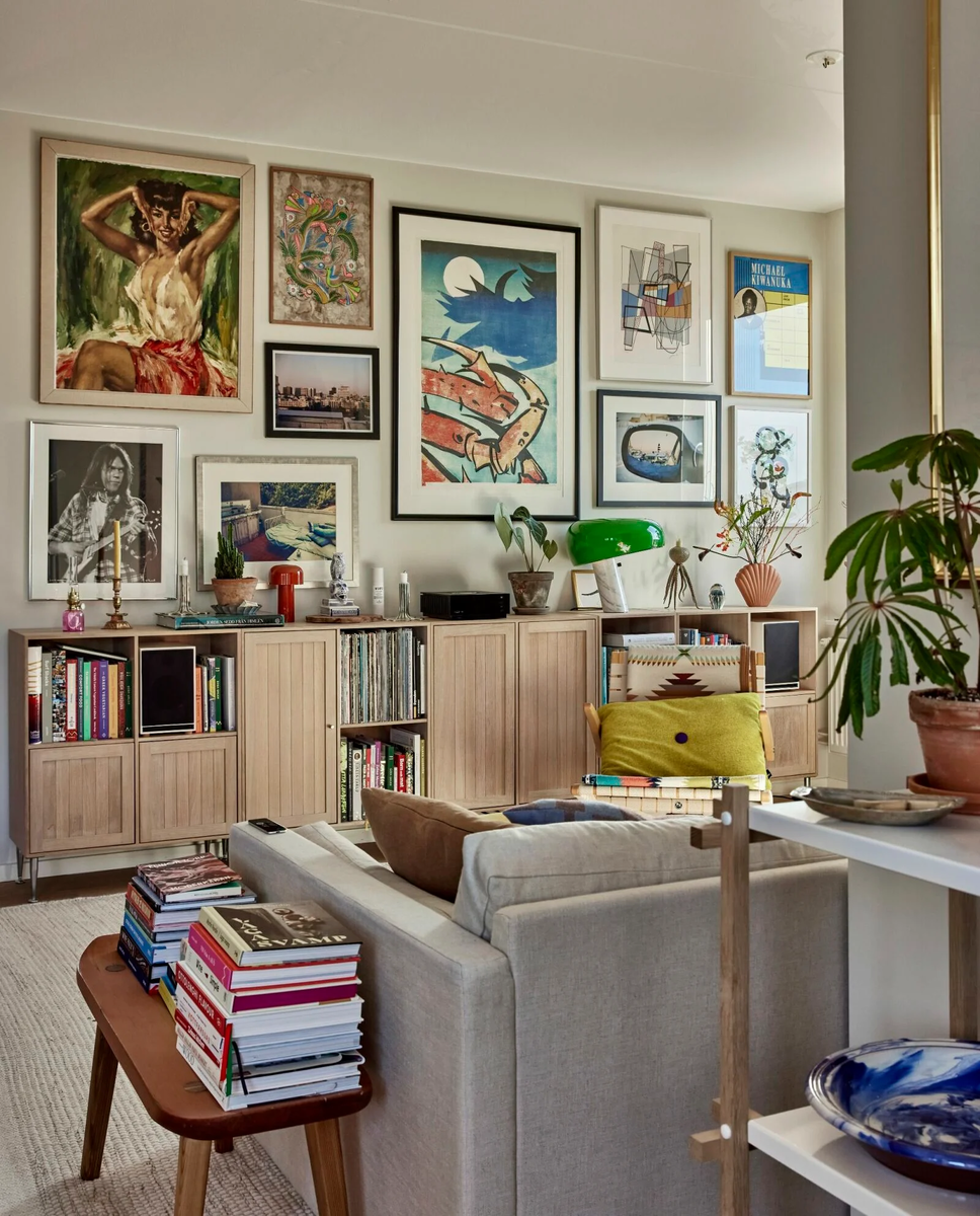 Я уделю много внимания тому, как обустроена кухня-гостиная. Уж очень сильно мне понравилось это помещение