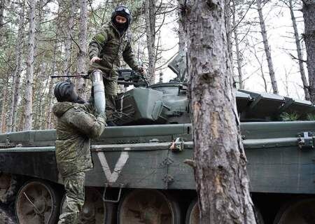    Эксперт: в Донбассе противнику очень сложно сдерживать нас