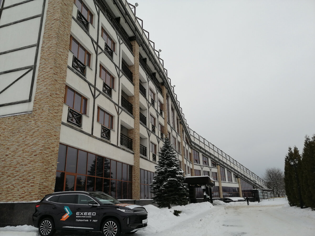 Отель SK Royal с горнолыжным спуском на крыше (Калуга). Фото Светы Давыдовой