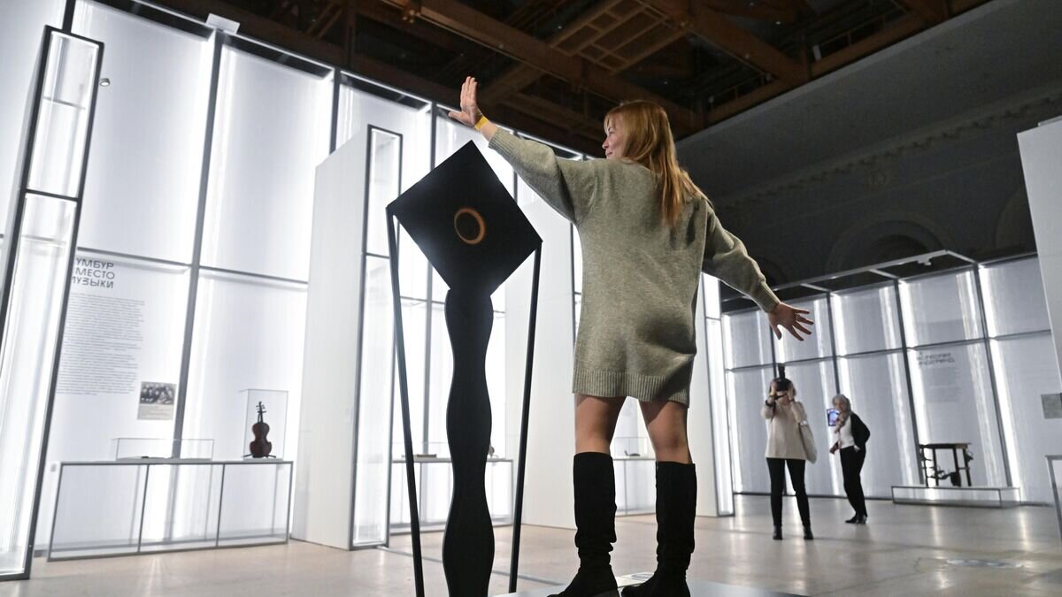    Демонстрация работы терпситона на выставке "ДК СССР" в центральном выставочном зале "Манеж", приуроченной к 100-летию со дня образования СССР© РИА Новости / Илья Питалев