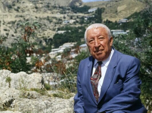    // Фото с сайта rasulgamzatov.ru