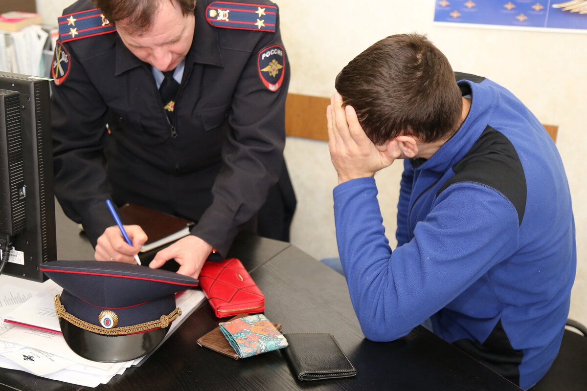 В полицию подам. Обращение в полицию. Полиция. Обратиться в полицию. Привод в полицию.