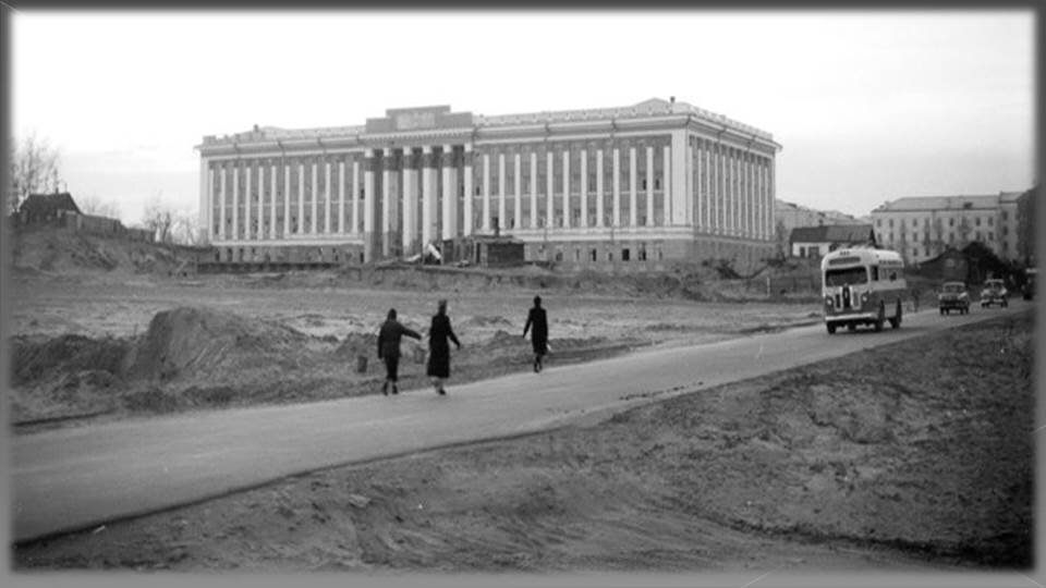 Барнаулу советское время. Площадь советов Барнаул СССР. Дом советов (Барнаул). Барнаул площадь октября 1980. Барнаул площадь октября в 1960.